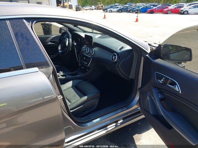 2019 Mercedes-BENZ CLA 照片 5