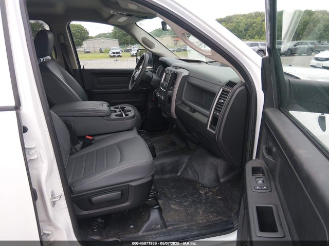 صورة 5 لـ 2019 RAM 1500 CLASSIC TRADESMAN 4X4 5'7 BOX