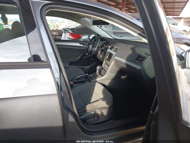 صورة 5 لـ 2016 Volkswagen GOLF TSI S 4-DOOR