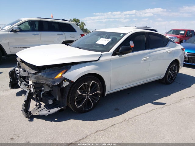 2023 Nissan ALTIMA SR INTELLIGENT AWD photo 2
