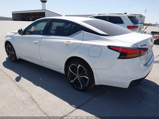 2023 Nissan ALTIMA SR INTELLIGENT AWD photo 3