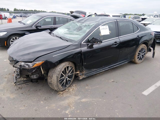 2024 Toyota CAMRY SE photo 2