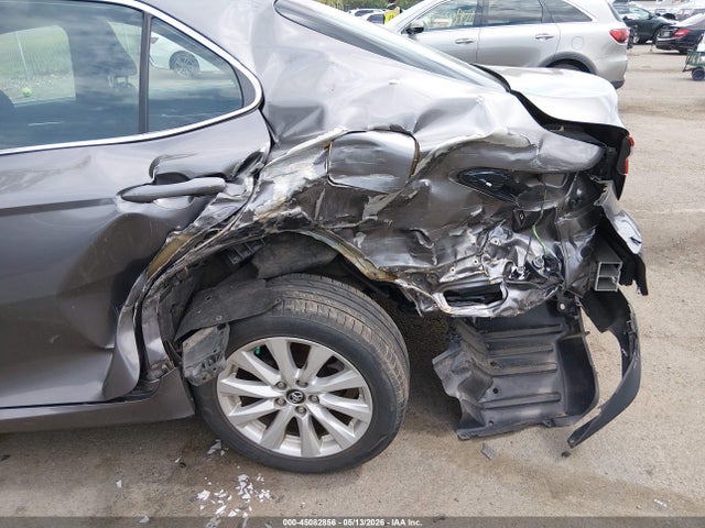2019 Toyota CAMRY LE photo 6