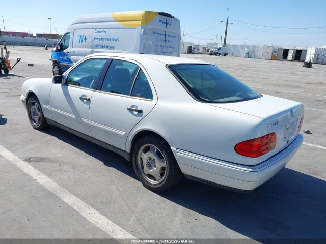 صورة 3 لـ 1998 Mercedes-BENZ E 320