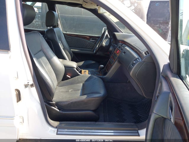 صورة 5 لـ 1998 Mercedes-BENZ E 320
