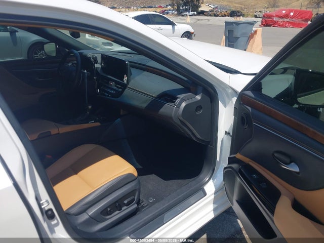 2023 LEXUS ES 300H 5