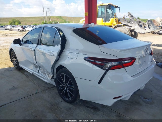 2023 Toyota CAMRY SE photo 3