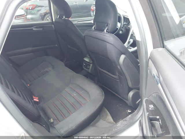 FORD FUSION SE - 8