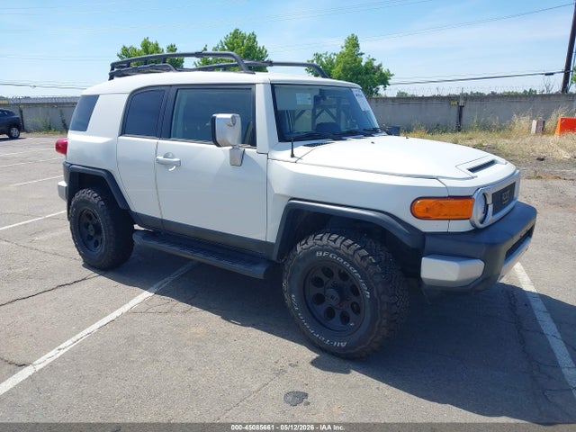2013 TOYOTA FJ CRUISER 