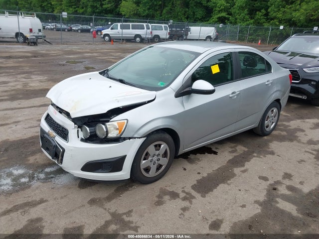 صورة 2 لـ 2015 Chevrolet SONIC LS AUTO