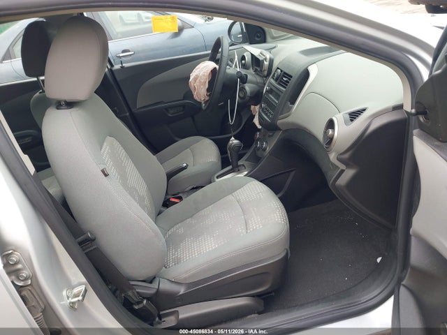 صورة 5 لـ 2015 Chevrolet SONIC LS AUTO