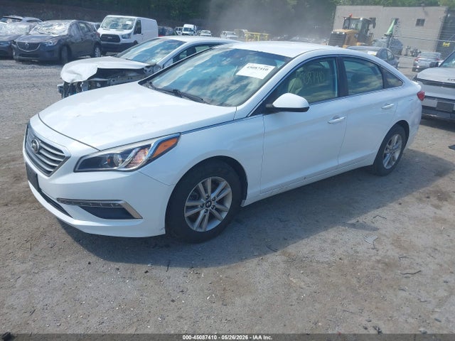 2015 Hyundai SONATA SE — фото 2