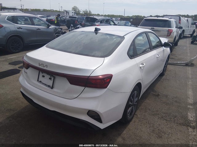 2023 KIA FORTE LXS photo 4