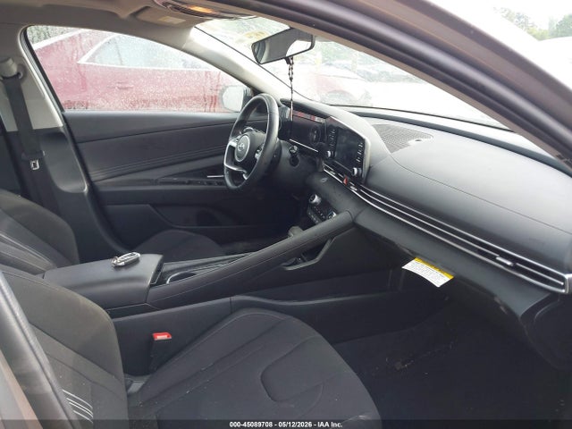 صورة 5 لـ 2022 Hyundai ELANTRA SEL