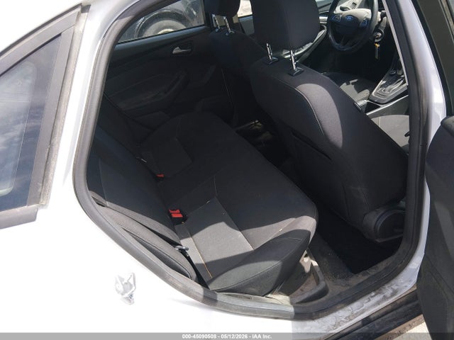 FORD FOCUS SE - 8
