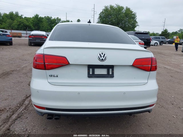 صورة 16 لـ 2017 Volkswagen JETTA GLI