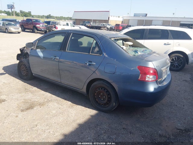 2010 Toyota YARIS 照片 3