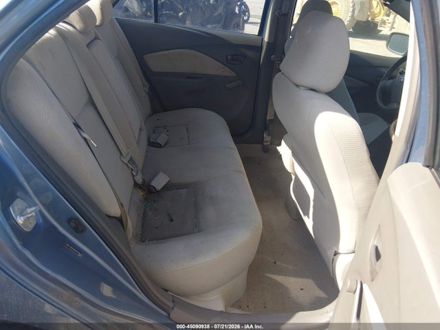 2010 Toyota YARIS 照片 8
