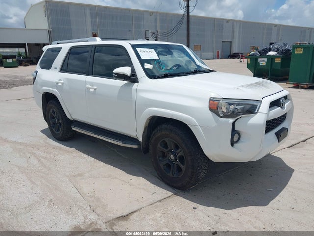 2017 TOYOTA 4R SR5 PREMIUM