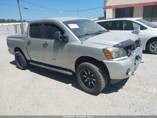 2014 NISSAN TITAN SV