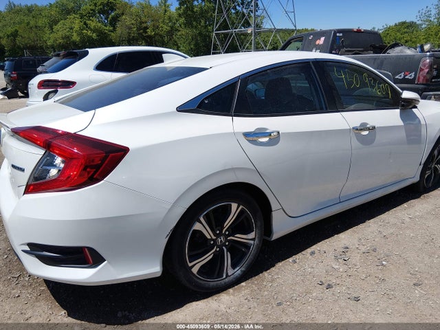 2016 Honda CIVIC TOURING — миниатюра 17