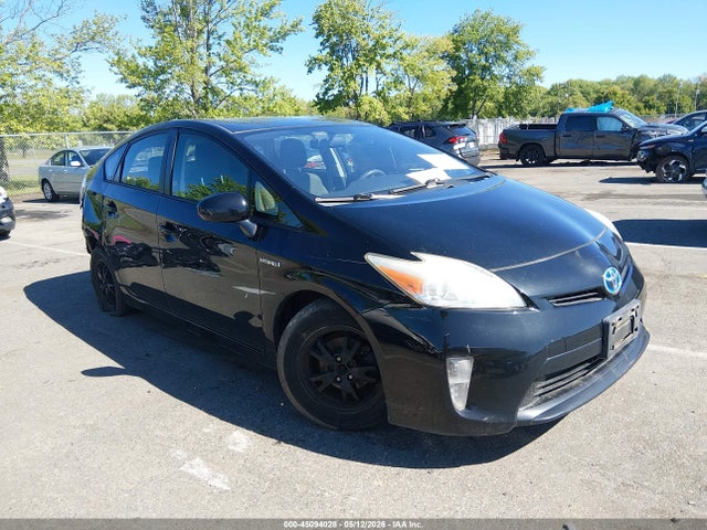 2014 TOYOTA PRIUS THREE