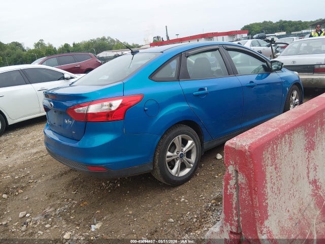 FORD FOCUS SE - 4