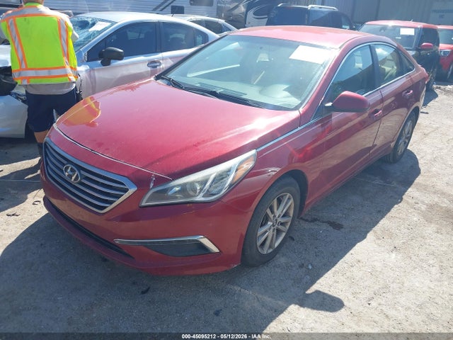 2015 Hyundai SONATA SE — фото 2