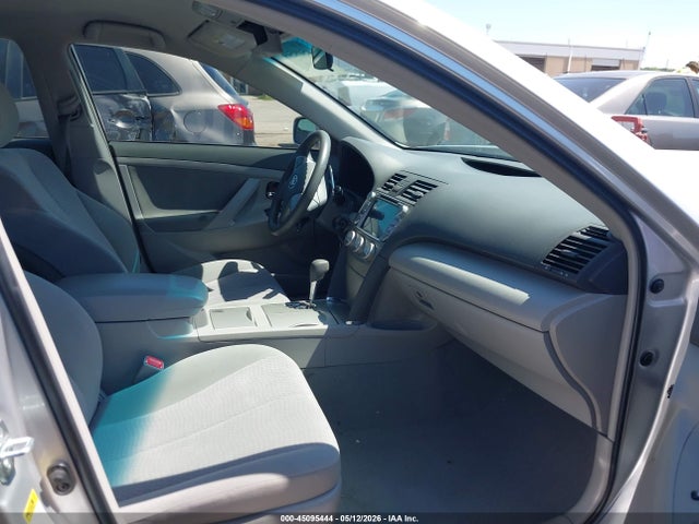 2011 Toyota CAMRY LE 照片 5