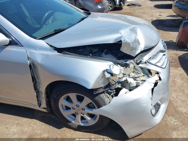 2011 Toyota CAMRY LE photo 6