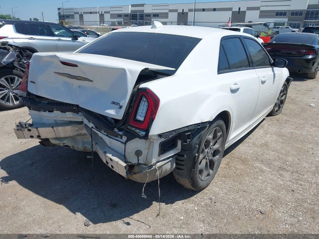 صورة 4 لـ 2016 Chrysler 300 300S ALLOY EDITION