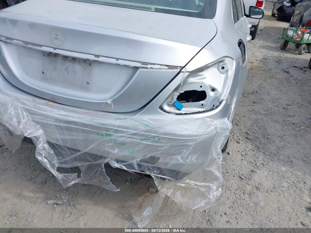 صورة 6 لـ 2016 Mercedes-BENZ C 300