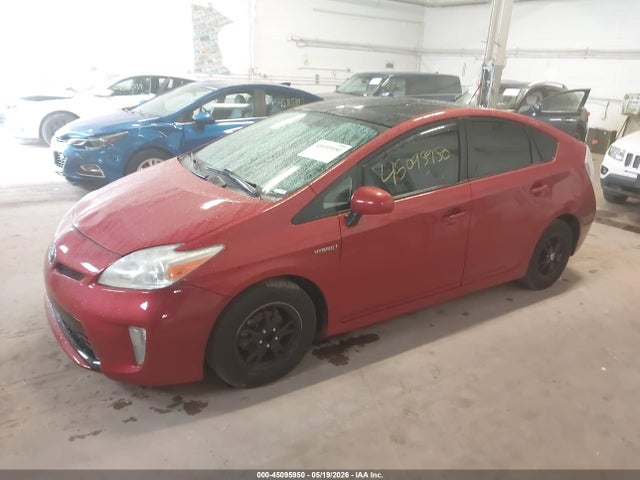 صورة 2 لـ 2013 Toyota PRIUS FOUR