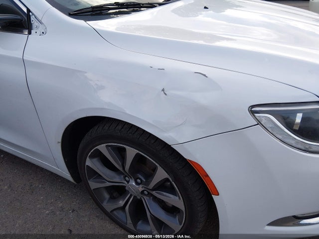 2015 Chrysler 200 C — миниатюра 18