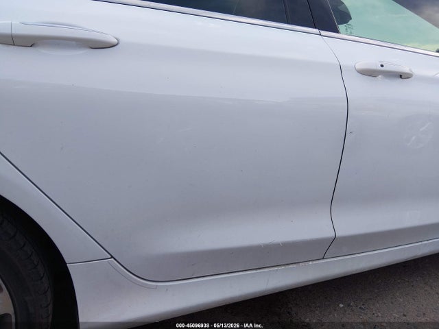 2015 Chrysler 200 C — миниатюра 20