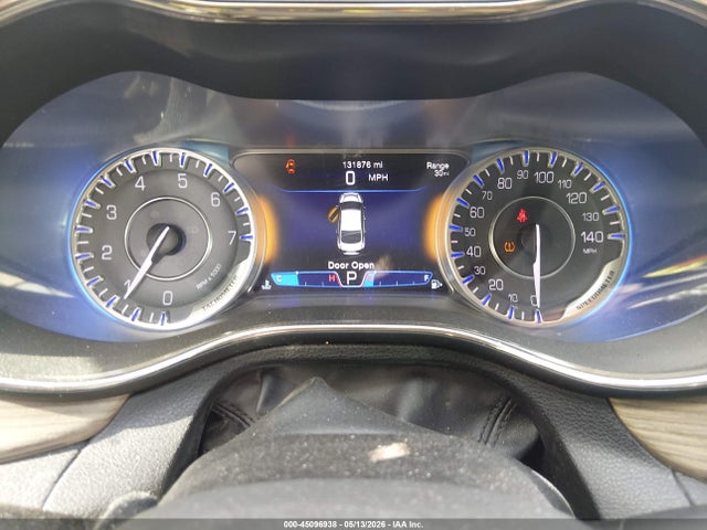 صورة 7 لـ 2015 Chrysler 200 C