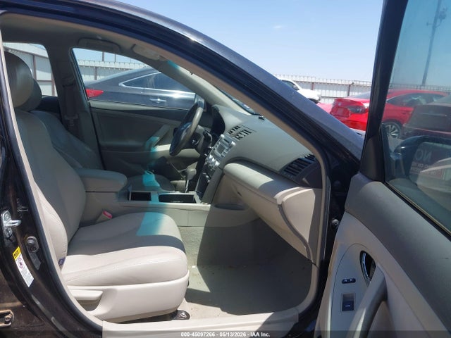 2011 Toyota CAMRY LE photo 5