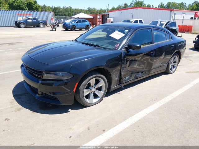 2016 Dodge CHARGER SXT photo 2