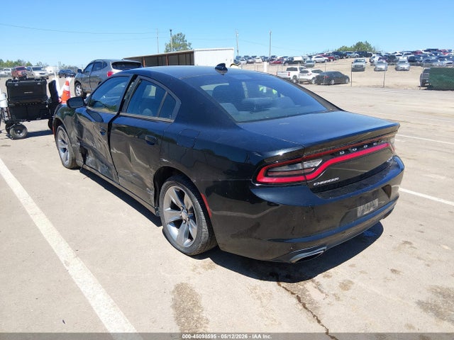 2016 Dodge CHARGER SXT photo 3