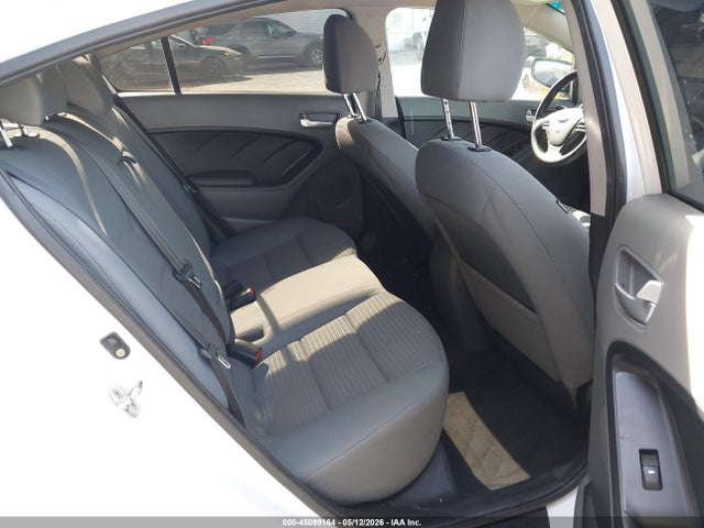 صورة 8 لـ 2017 KIA FORTE LX