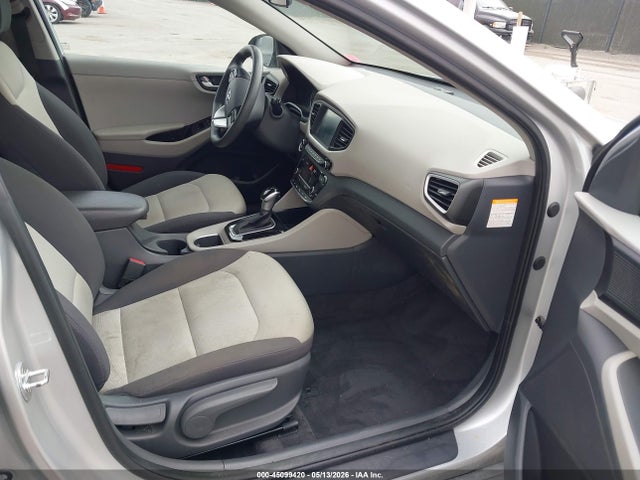 صورة 5 لـ 2018 Hyundai IONIQ HYBRID BLUE