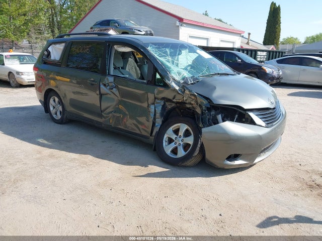 2014 TOYOTA SIENNA LE V6 8 PASSENGER