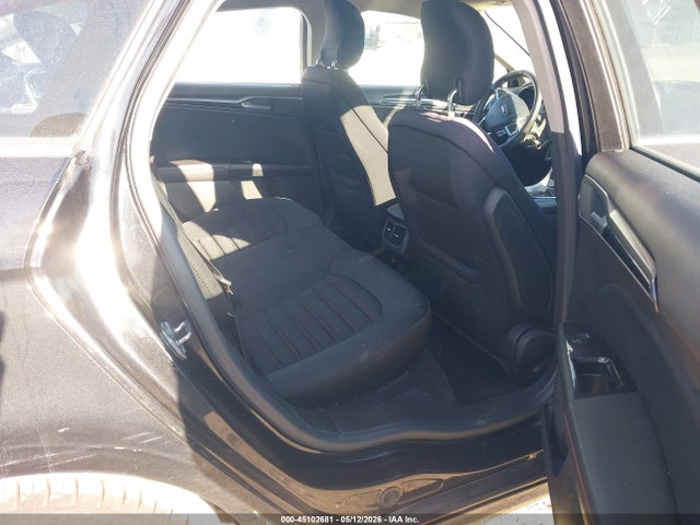 FORD FUSION SE - 8