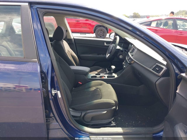 2017 KIA OPTIMA LX — фото 5