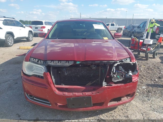 2014 Chrysler 300 thumbnail 13