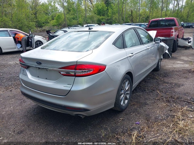 FORD FUSION SE - 4