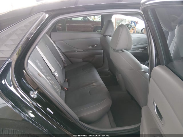 صورة 8 لـ 2026 Hyundai ELANTRA SEL SPORT