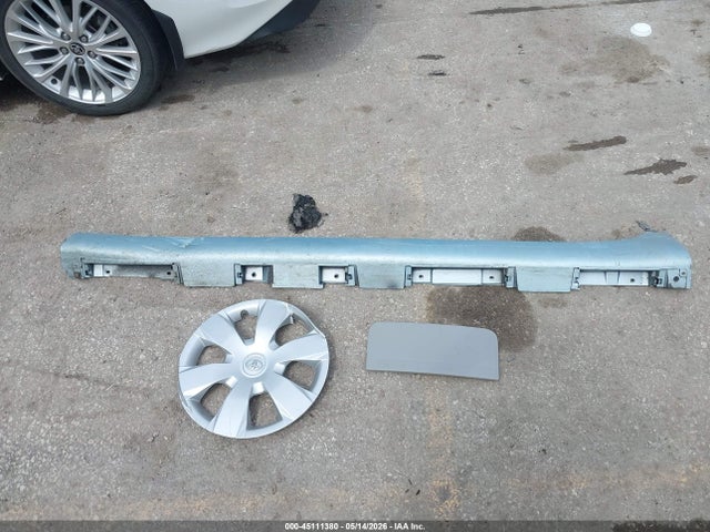2009 Toyota CAMRY LE thumbnail 12
