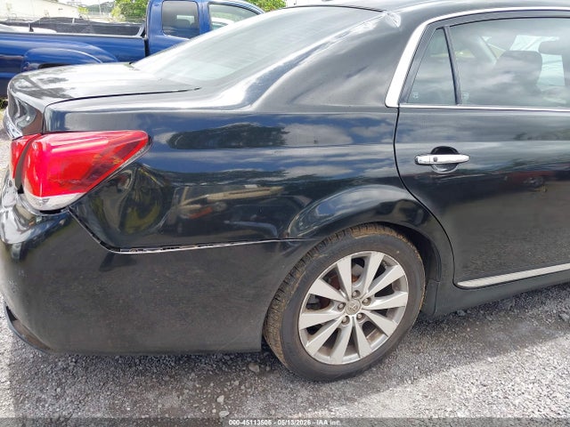 2011 Toyota AVALON LIMITED thumbnail 17