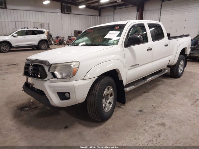 2015 Toyota TACOMA BASE V6 — фото 2